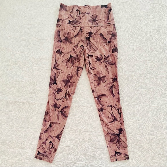 Athleta Salutation Stash Pocket 7/8 Leggings - Picture 2 of 7